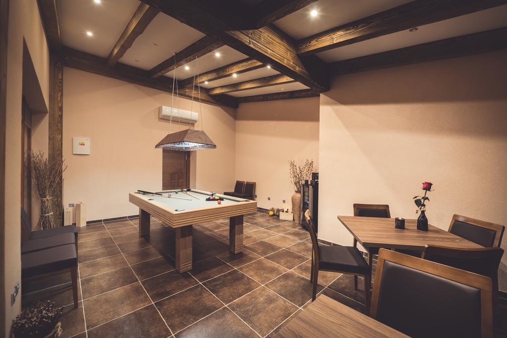 Penzion Víno Hruška Blatnička Blatnicka Exterior foto