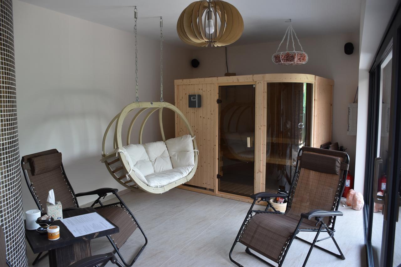 Penzion Víno Hruška Blatnička Blatnicka Exterior foto