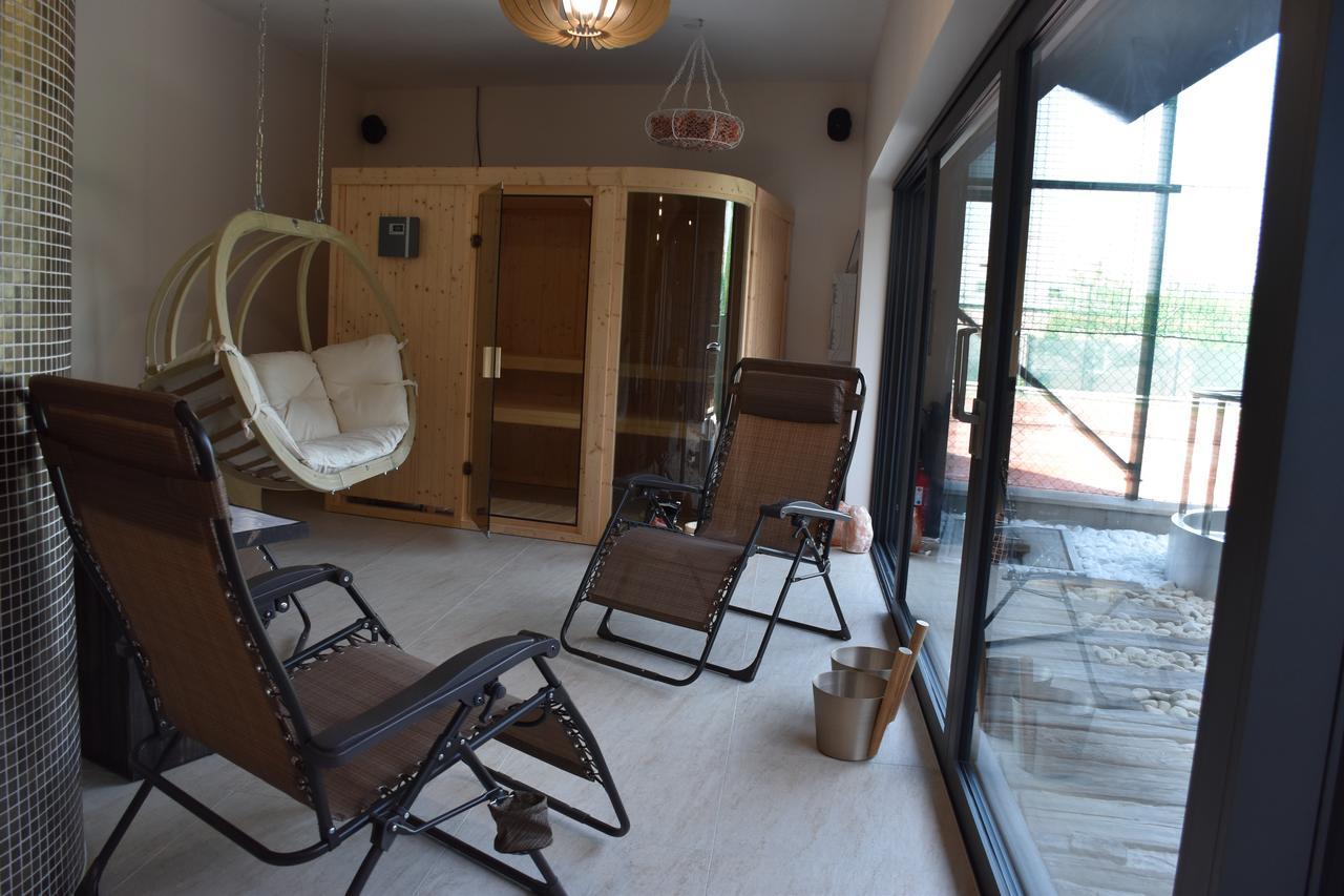 Penzion Víno Hruška Blatnička Blatnicka Exterior foto